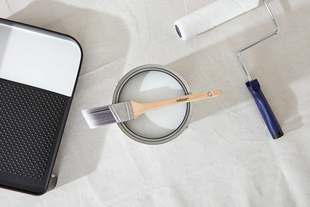 valspar paint can and paint roller