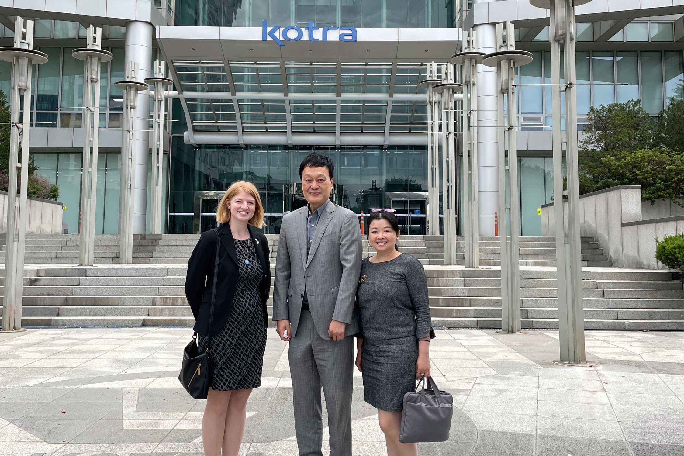 Commerce staff with South Korean rep Youngho Seo
